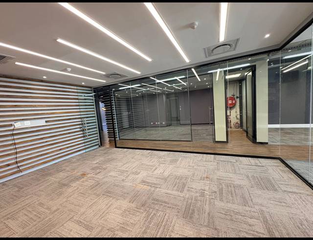 360M² OFFICE TO LET IN WATERFALL